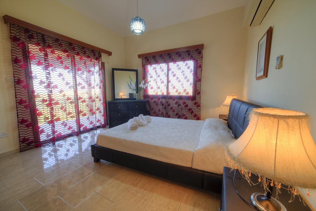 Villa Paradise بافوس الغرفة الصورة