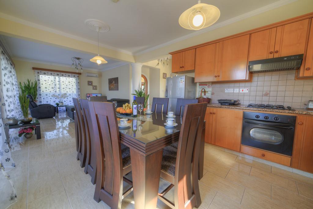 Villa Paradise بافوس الغرفة الصورة